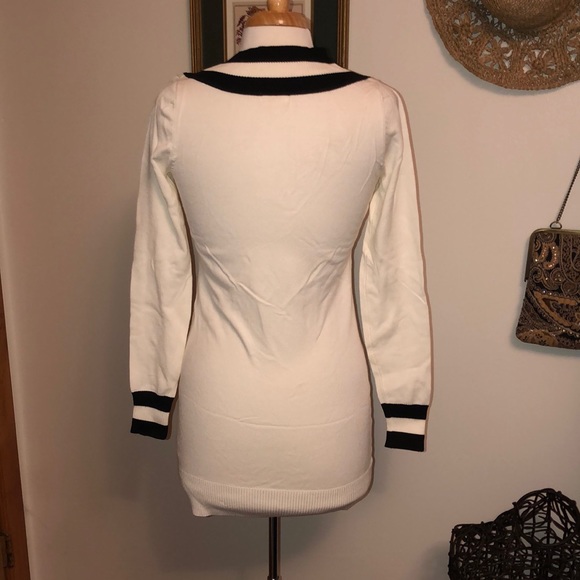 Lightweight sweater with long V-neck - Picture 2 of 2